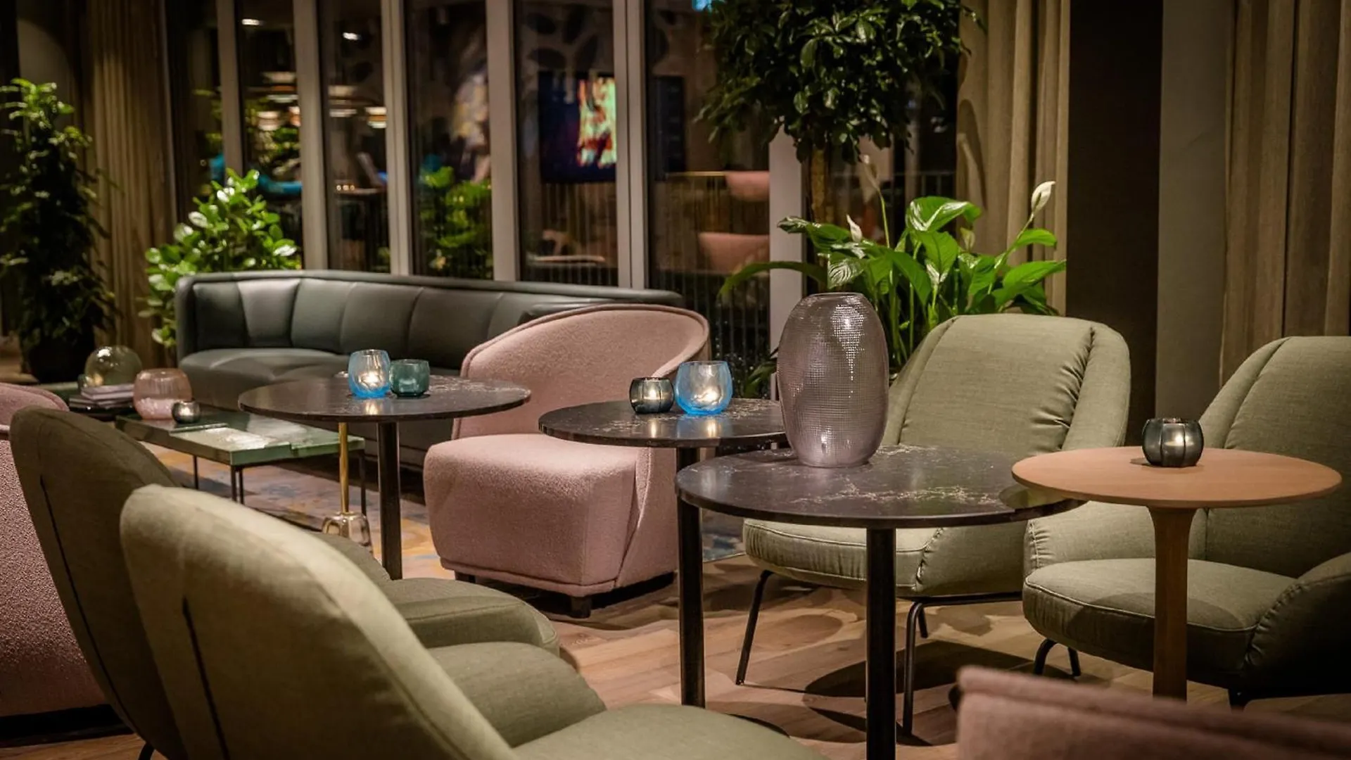Motel One Rotterdam 3*,